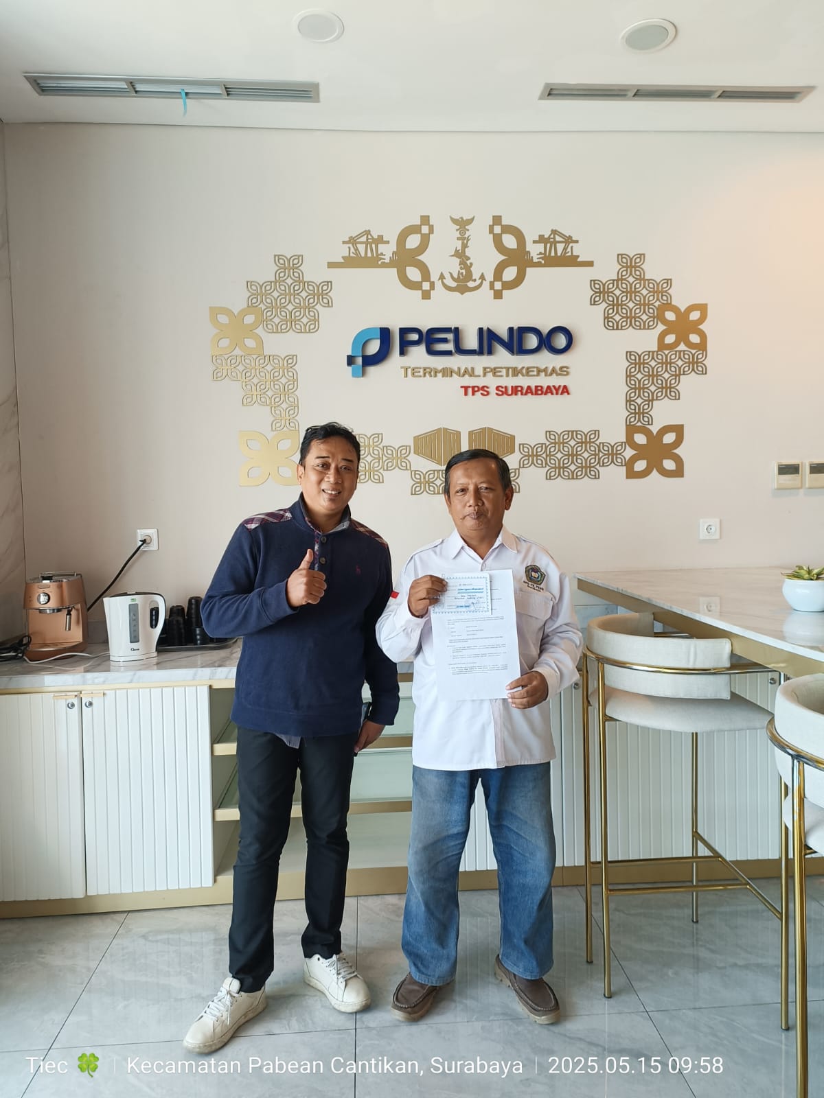 TPS Salurkan Bantuan TJSL untuk Perbaikan Fasilitas Belajar PKBM Budi Utama  Surabaya